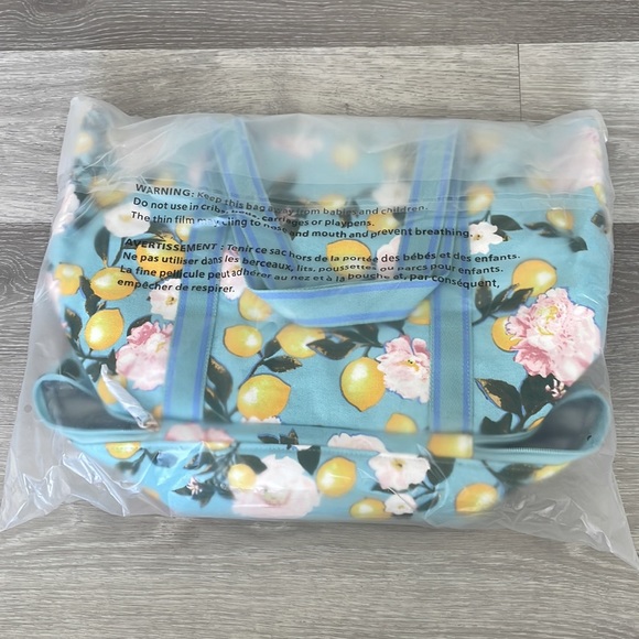 Victoria’s Secret Cooler Tote Bag with For Love and Lemons - Picture 3 of 5